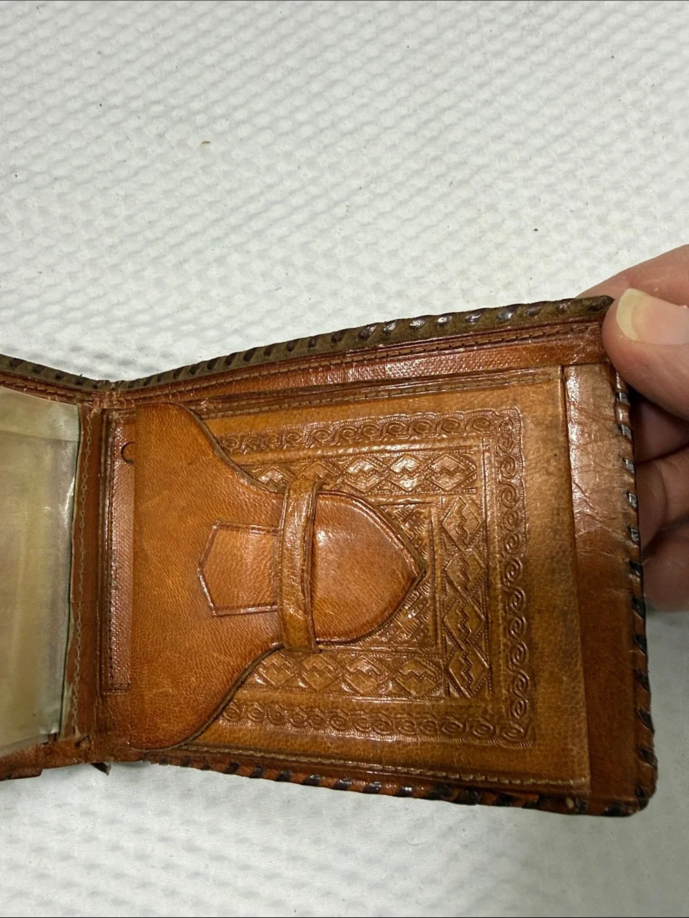 VTG Brown Tooled Leather Men's Bifold Wallet made in Mexico